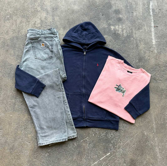 🌙 Night out this weekend? Stand out with your Retrobox vintage fit